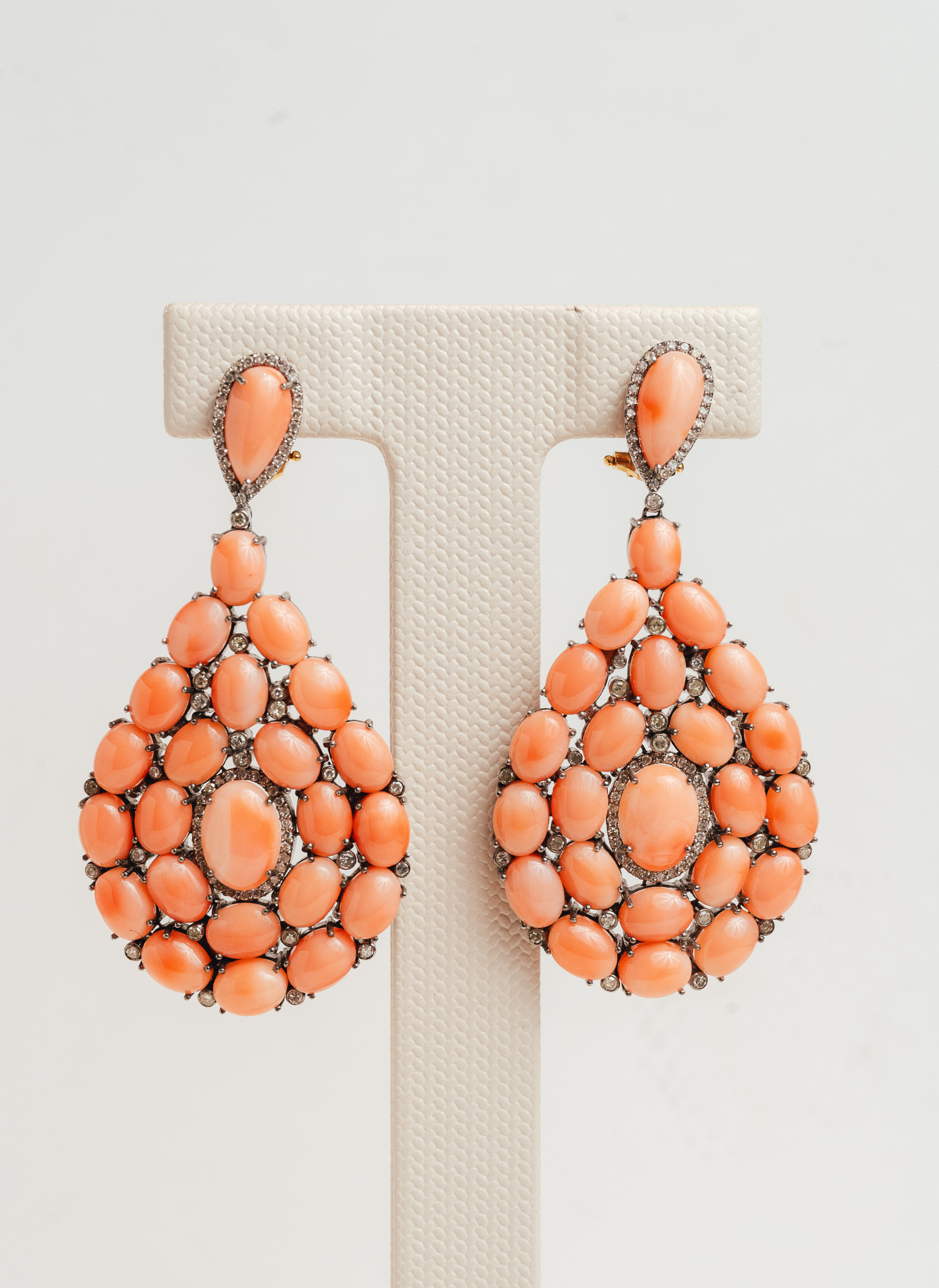 Coral Hilera Tribute Earrings